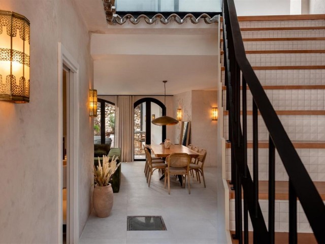 5 Bedrooms Townhouse in Marbella