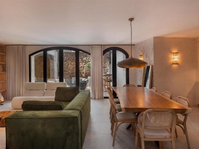 5 Bedrooms Townhouse in Marbella