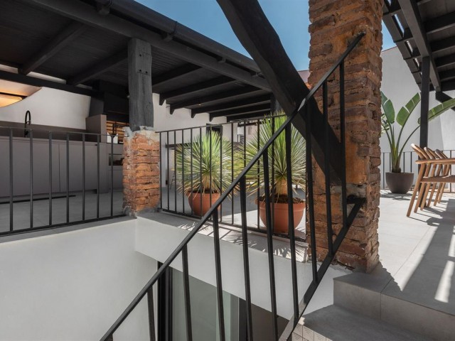 5 Bedrooms Townhouse in Marbella