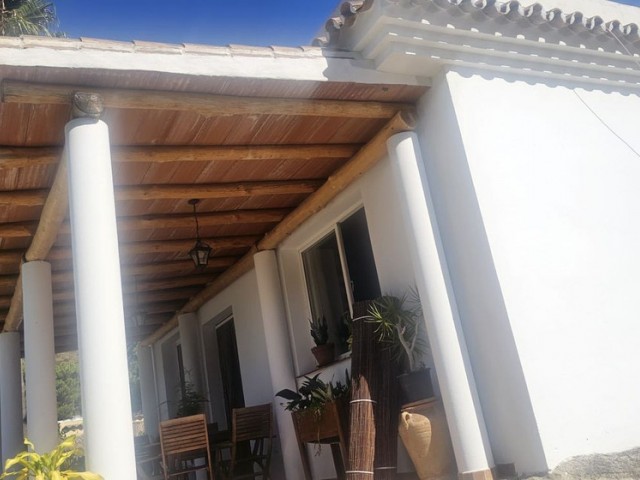 3 Bedrooms Villa in Estepona