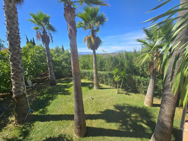 Villa con 6 Dormitorios  en Alhaurín el Grande