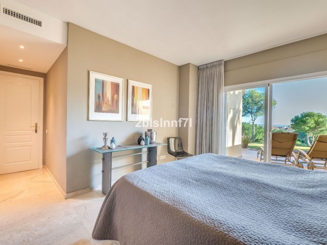 2 Bedrooms Apartment in Elviria