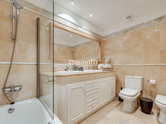 2 Bedrooms Apartment in Elviria