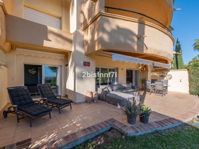 2 Bedrooms Apartment in Elviria