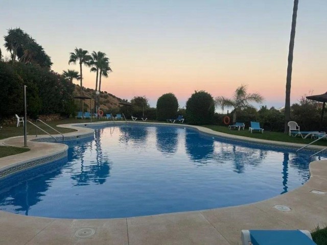 Apartment, Calahonda, R5216278