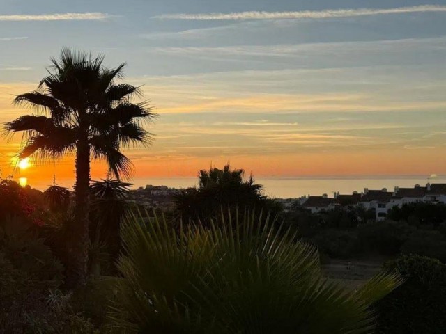 2 Bedrooms Apartment in Calahonda