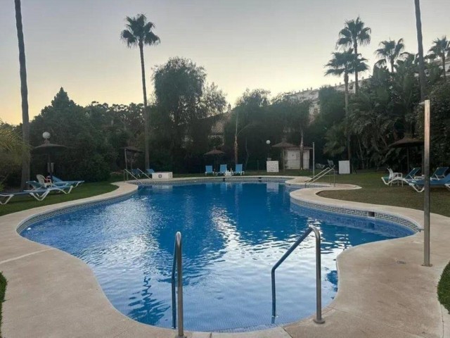 2 Bedrooms Apartment in Calahonda