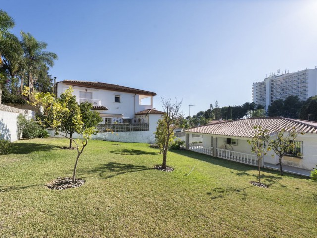 2 Bedrooms Villa in Nueva Andalucía