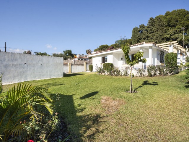 2 Bedrooms Villa in Nueva Andalucía