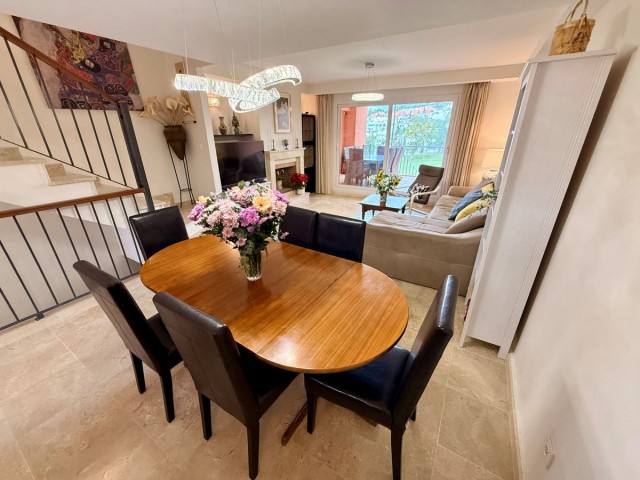 Townhouse, Cabopino, R5219854