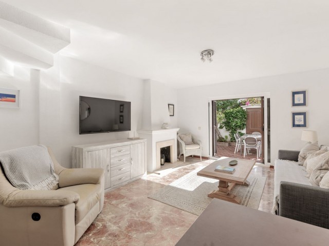 Maison mitoyenne avec 2 Chambres  à Estepona