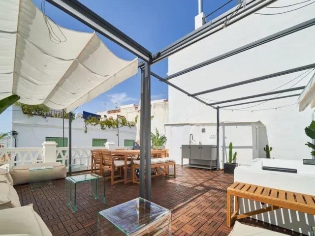 Maison mitoyenne avec 4 Chambres  à Marbella