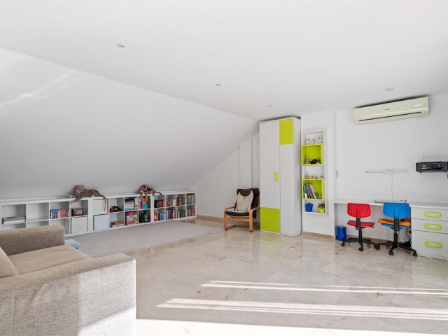 4 Bedrooms Townhouse in Benalmadena