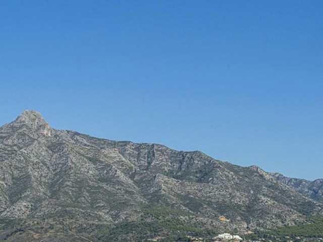 2 Bedrooms Apartment in Marbella