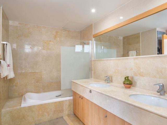 Appartement avec 3 Chambres  à Altos de los Monteros