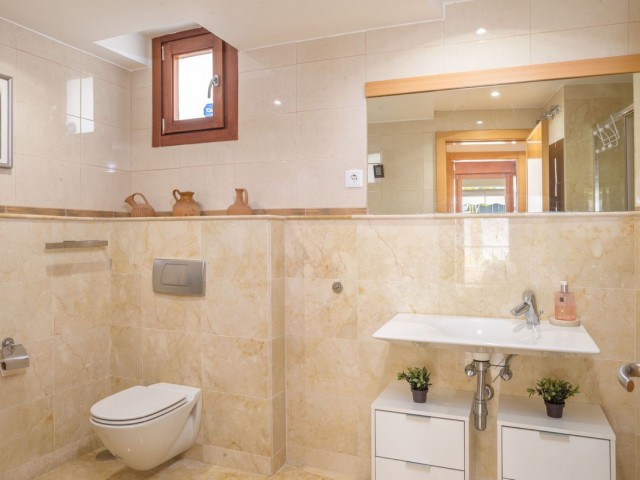 Appartement avec 3 Chambres  à Altos de los Monteros