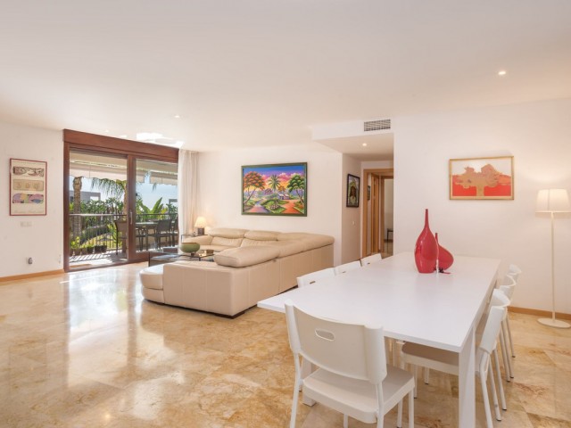 Apartment, Altos de los Monteros, R5232556