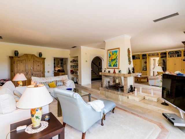 4 Bedrooms Villa in Marbella