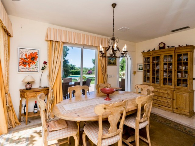 4 Bedrooms Villa in Marbella