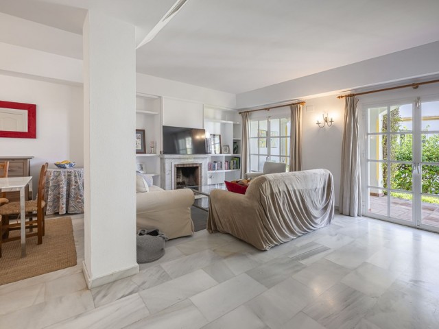 3 Bedrooms Townhouse in Estepona