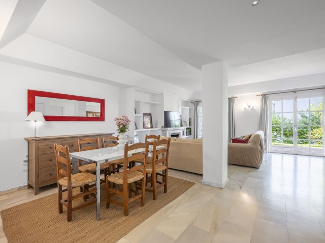 3 Bedrooms Townhouse in Estepona