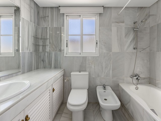 3 Bedrooms Townhouse in Estepona