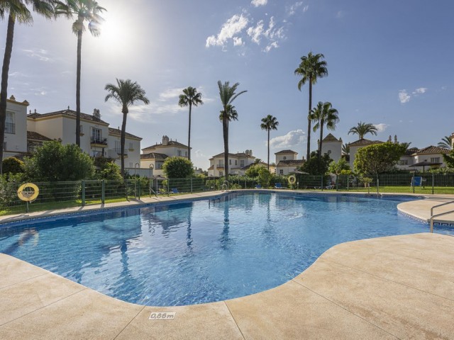 3 Bedrooms Townhouse in Estepona