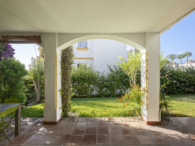 3 Bedrooms Townhouse in Estepona