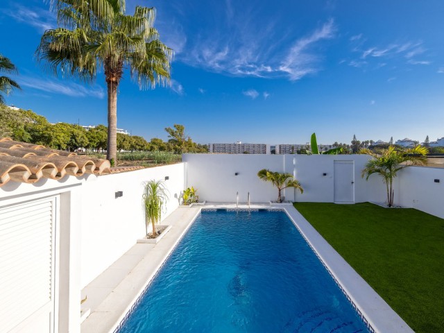 6 Bedrooms Villa in Torremolinos