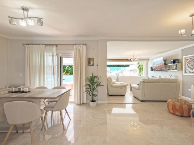 6 Makuuhuoneen Huvila Torremolinos