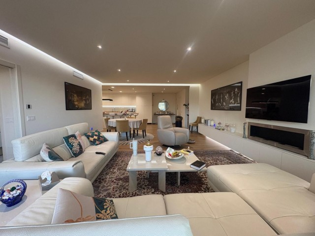 4 Bedrooms Apartment in Marbella