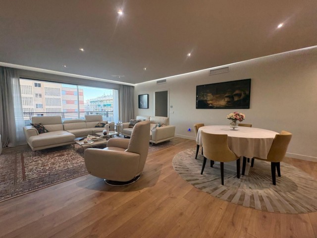 4 Bedrooms Apartment in Marbella