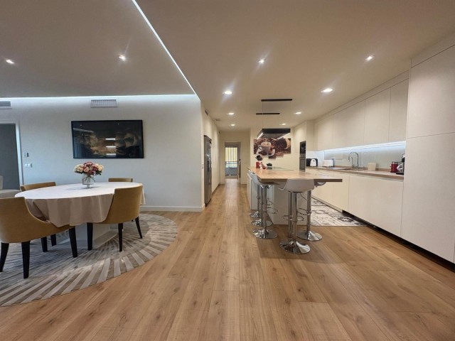 4 Bedrooms Apartment in Marbella