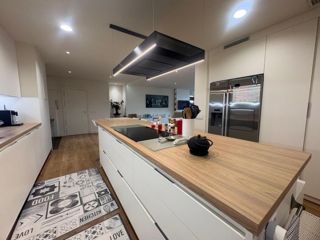 4 Bedrooms Apartment in Marbella