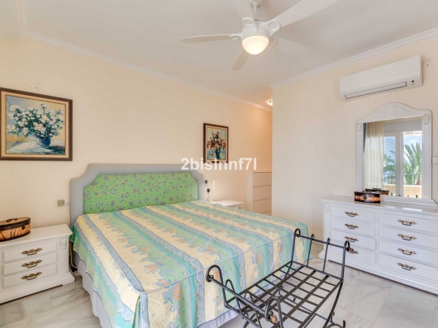 3 Bedrooms Apartment in Elviria