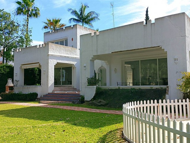 4 Bedrooms Villa in New Golden Mile