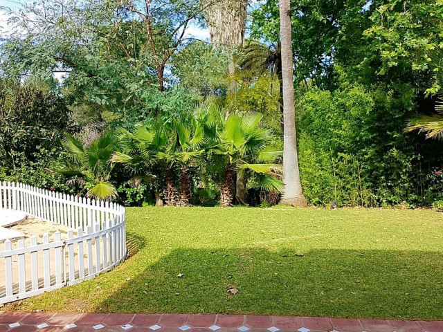 4 Bedrooms Villa in New Golden Mile