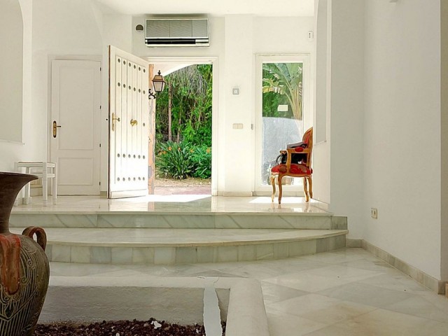 4 Bedrooms Villa in New Golden Mile