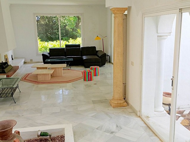 4 Bedrooms Villa in New Golden Mile