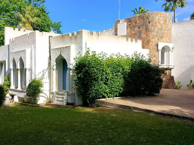 4 Bedrooms Villa in New Golden Mile