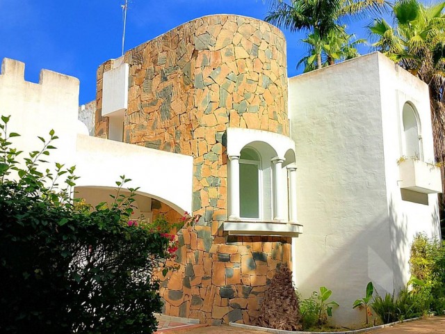 4 Bedrooms Villa in New Golden Mile