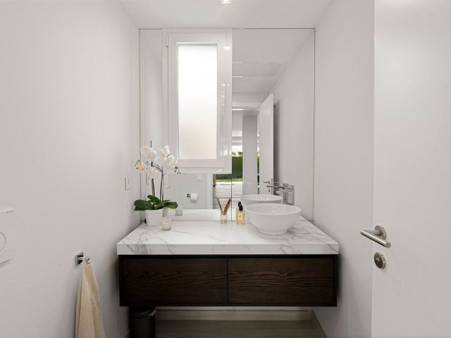 Villa avec 5 Chambres  à Nueva Andalucía