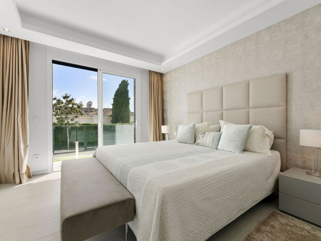 Villa avec 5 Chambres  à Nueva Andalucía