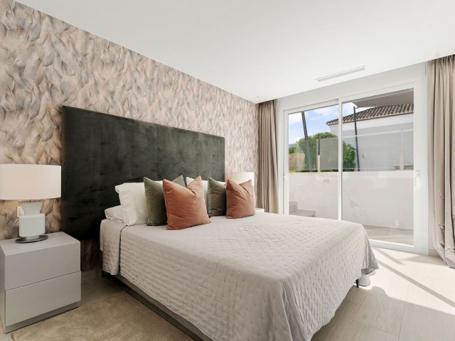 Villa avec 5 Chambres  à Nueva Andalucía