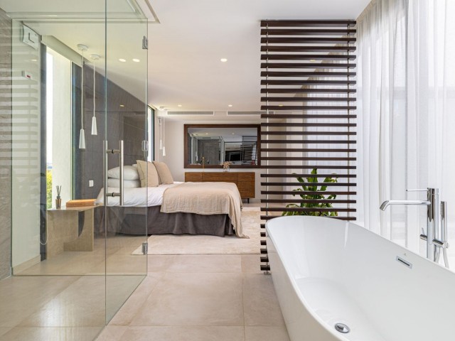 6 Bedrooms Villa in Nueva Andalucía