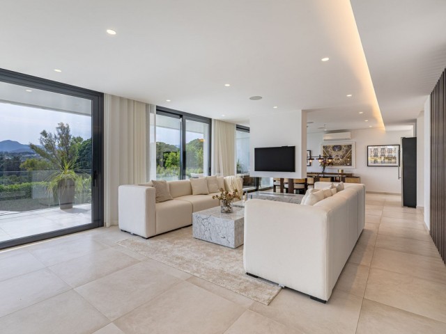 6 Bedrooms Villa in Nueva Andalucía