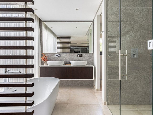 6 Bedrooms Villa in Nueva Andalucía