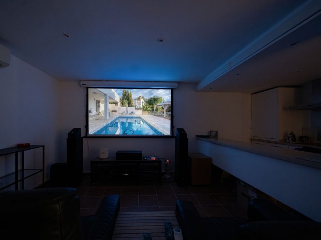 5 Bedrooms Villa in Sierrezuela