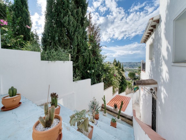 5 Bedrooms Villa in Sierrezuela