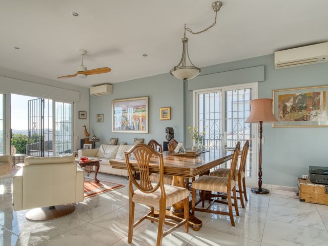 5 Bedrooms Villa in Sierrezuela